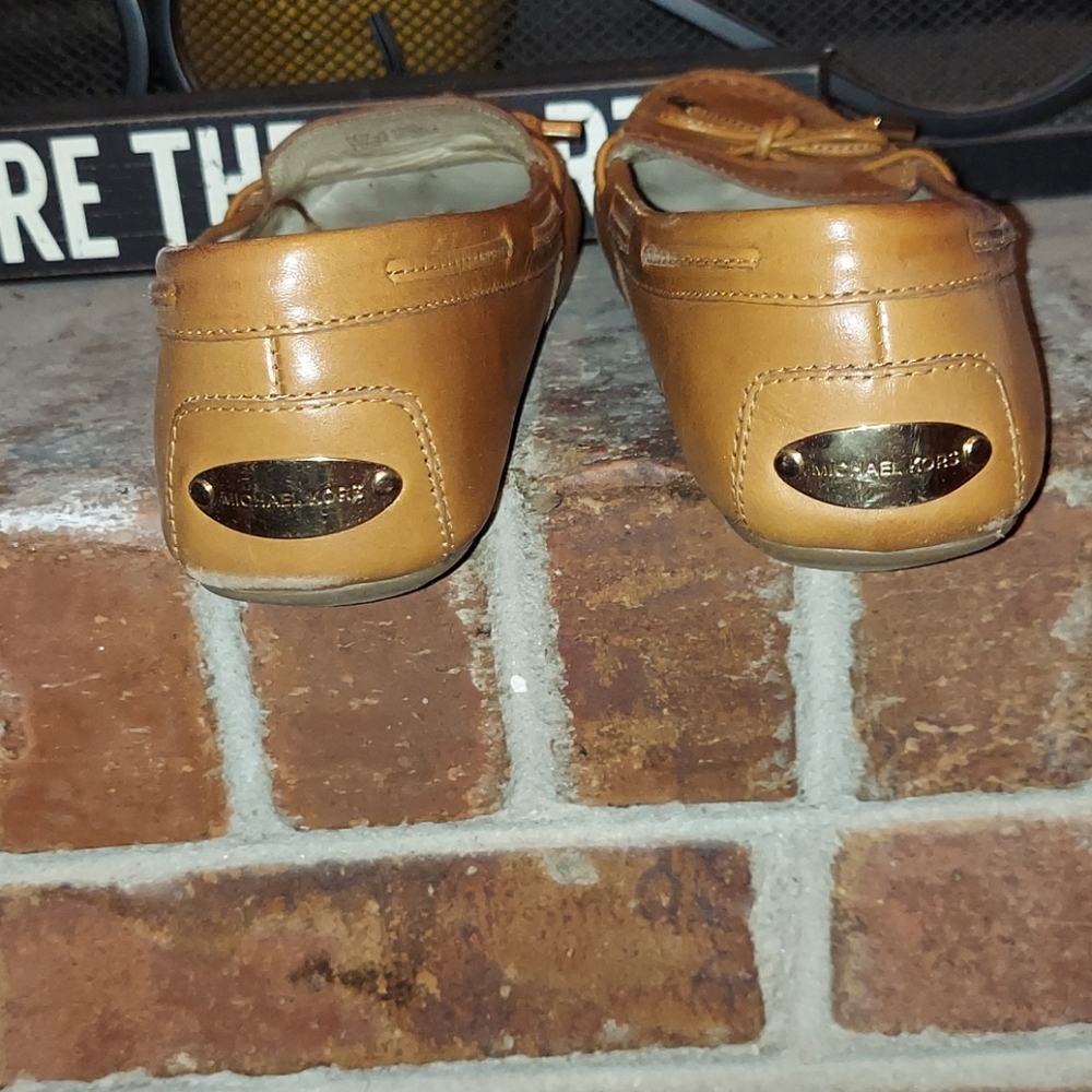 Shoes - Picture 7 of 8